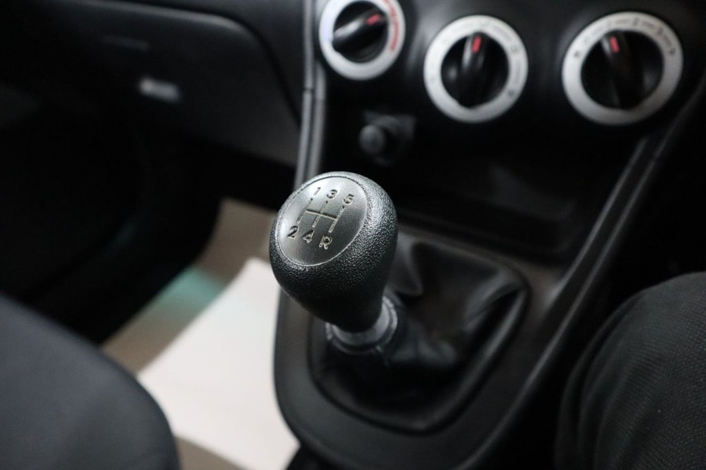 Used Hyundai i10 2010 for sale - 76745035: Photo 28