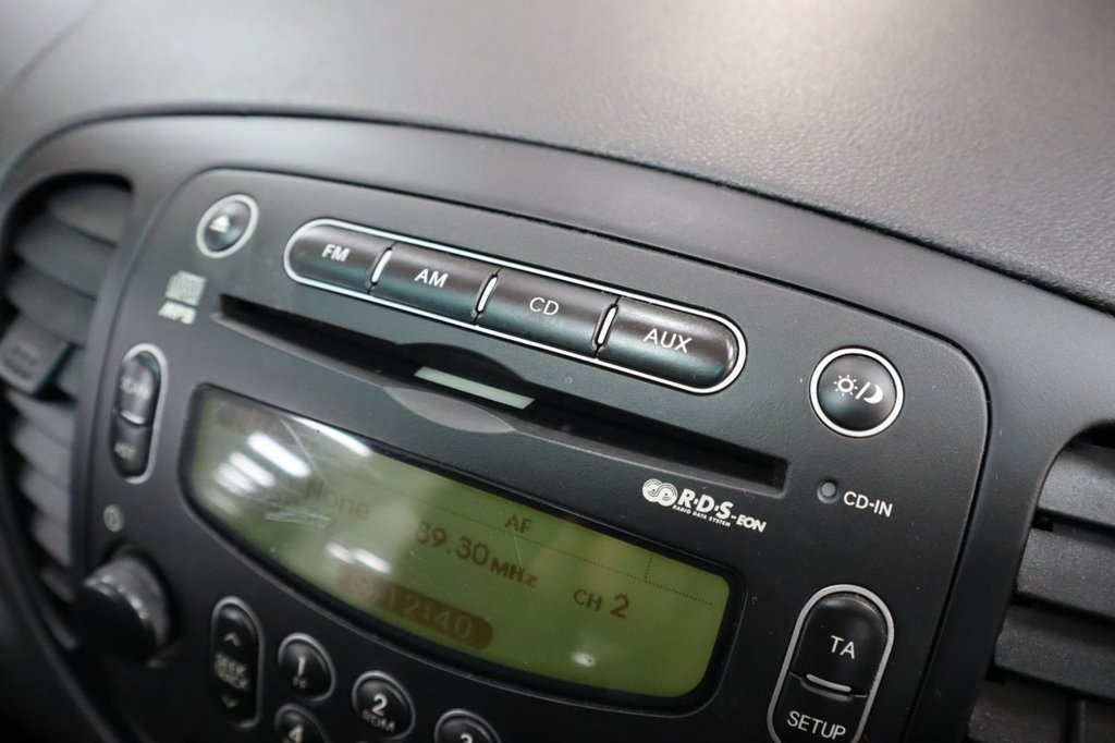 Used Hyundai i10 2010 for sale - 76745035: Photo 33