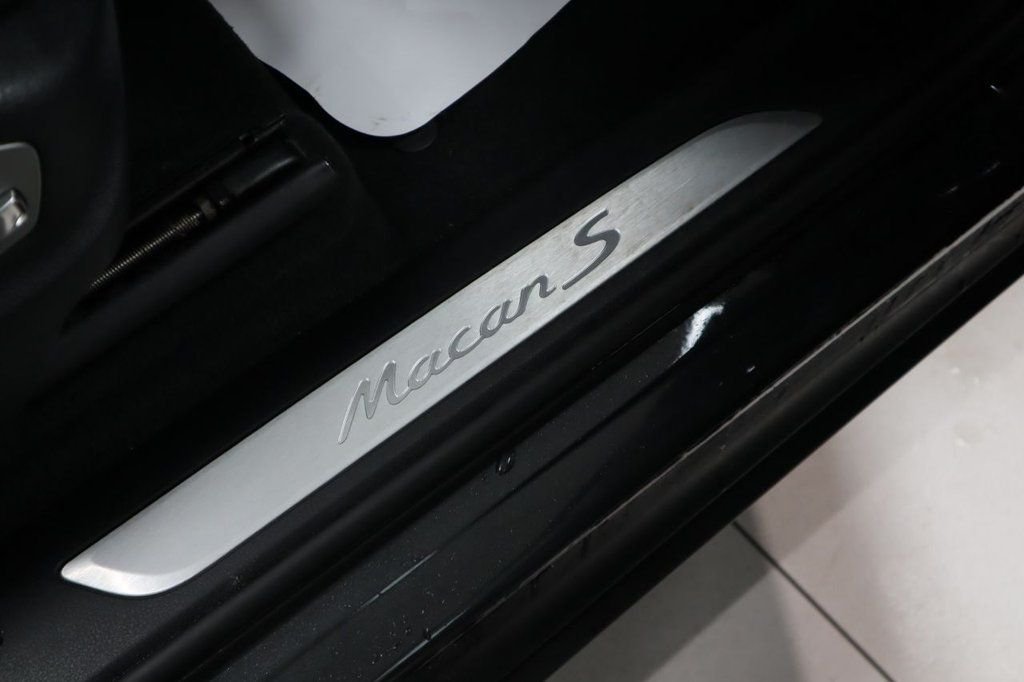 Used Porsche Macan 2020 for sale - 76803745: Photo 14