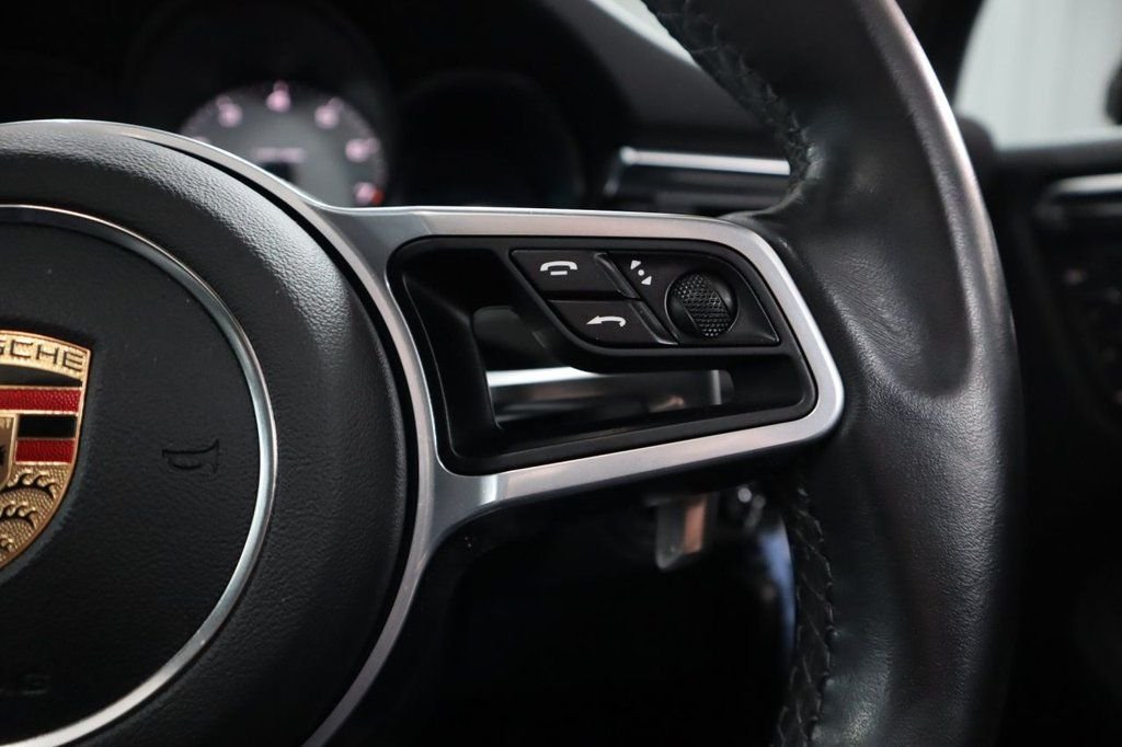 Used Porsche Macan 2020 for sale - 76803745: Photo 19