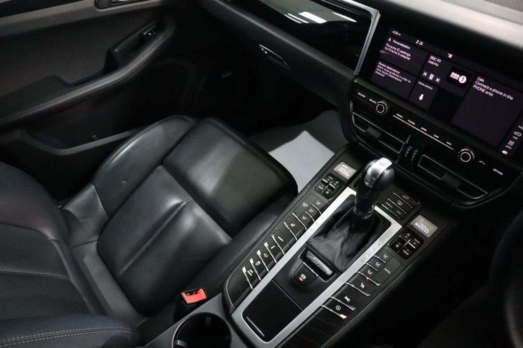 Used Porsche Macan 2020 for sale - 76803745: Photo 22