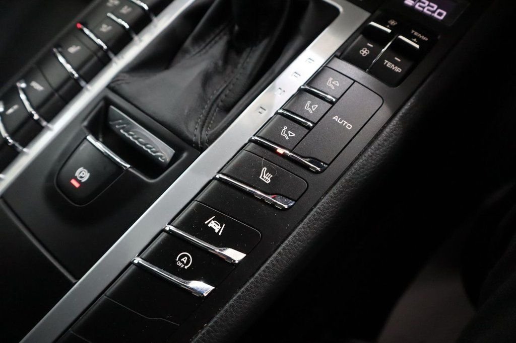 Used Porsche Macan 2020 for sale - 76803745: Photo 23