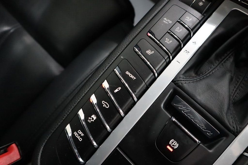 Used Porsche Macan 2020 for sale - 76803745: Photo 25