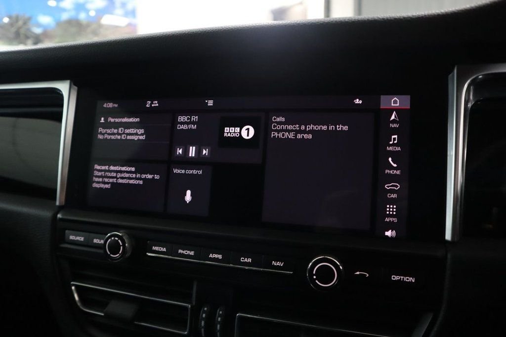 Used Porsche Macan 2020 for sale - 76803745: Photo 29