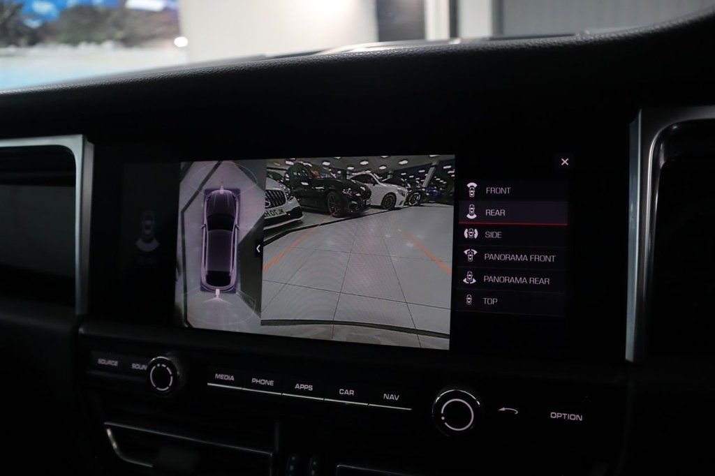 Used Porsche Macan 2020 for sale - 76803745: Photo 34