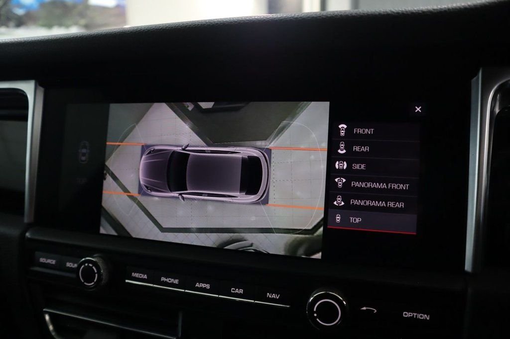 Used Porsche Macan 2020 for sale - 76803745: Photo 38