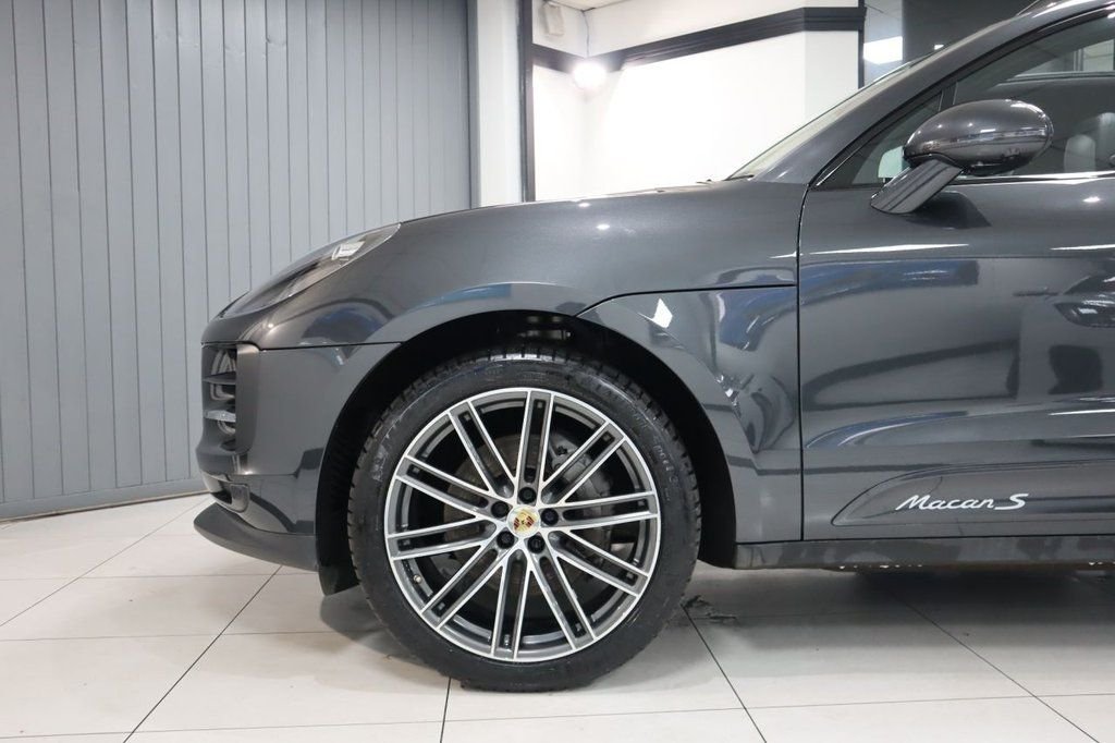 Used Porsche Macan 2020 for sale - 76803745: Photo 5