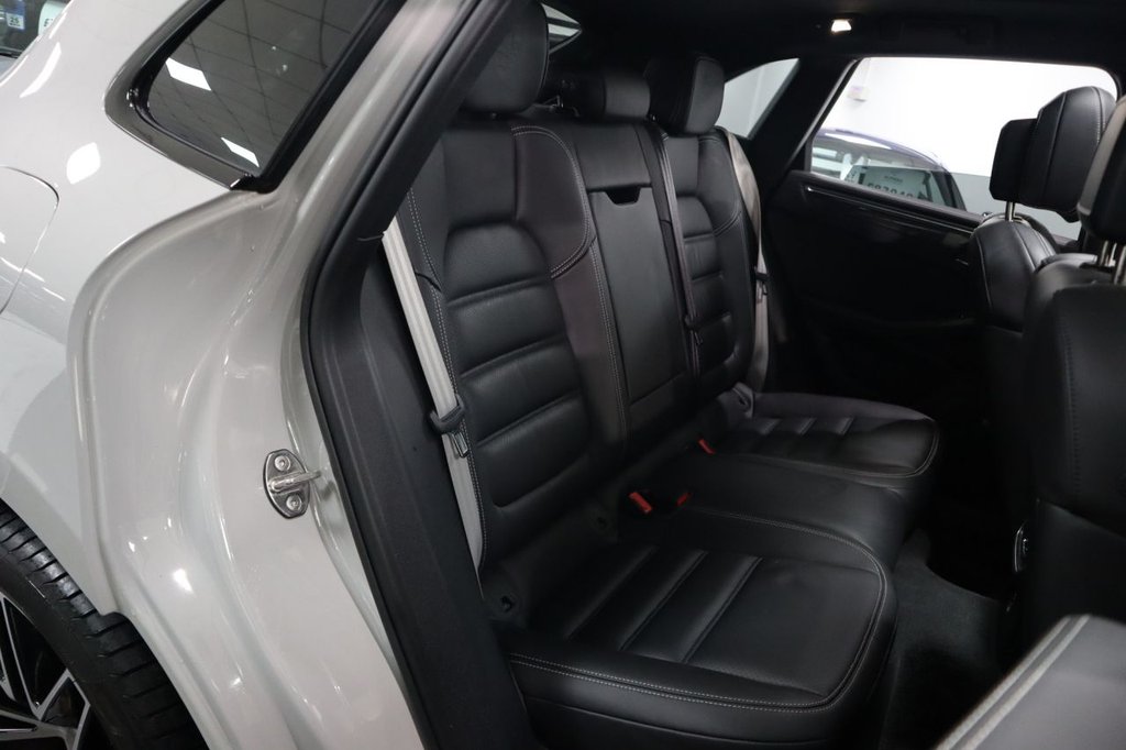 Used Porsche Macan 2022 for sale - 77145618: Photo 16