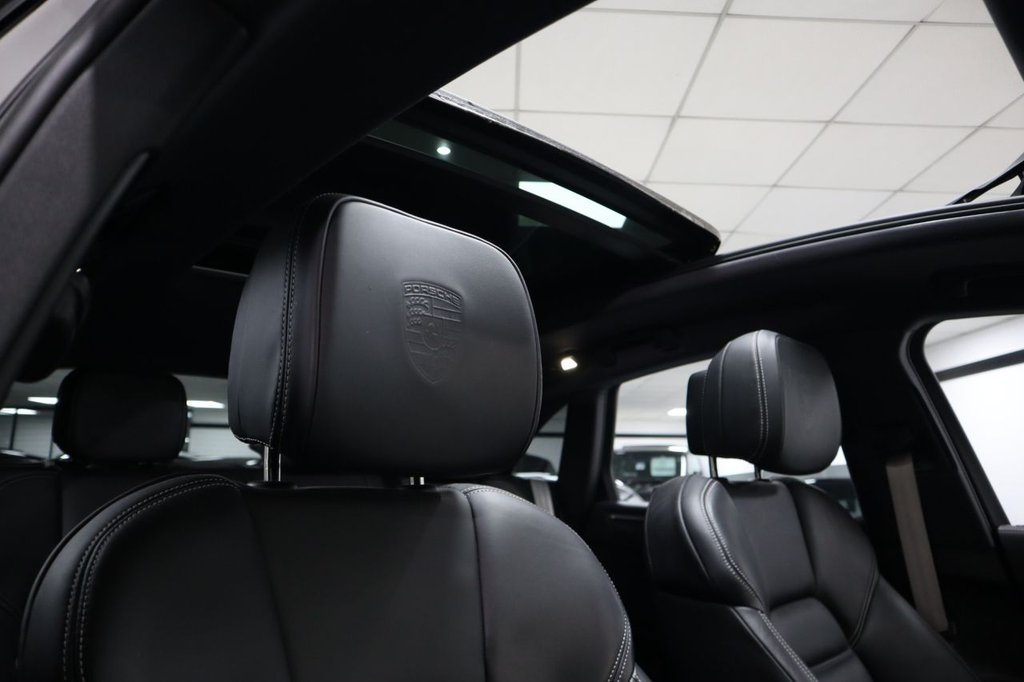 Used Porsche Macan 2022 for sale - 77145618: Photo 3