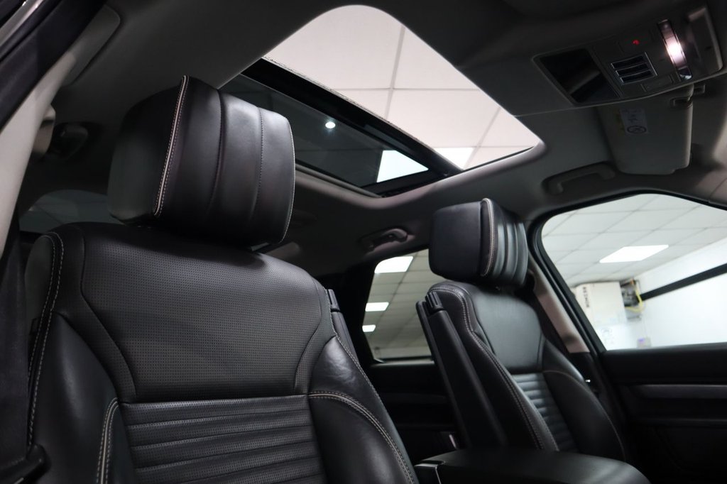 Used Land Rover Discovery 2017 for sale - 77632041: Photo 4