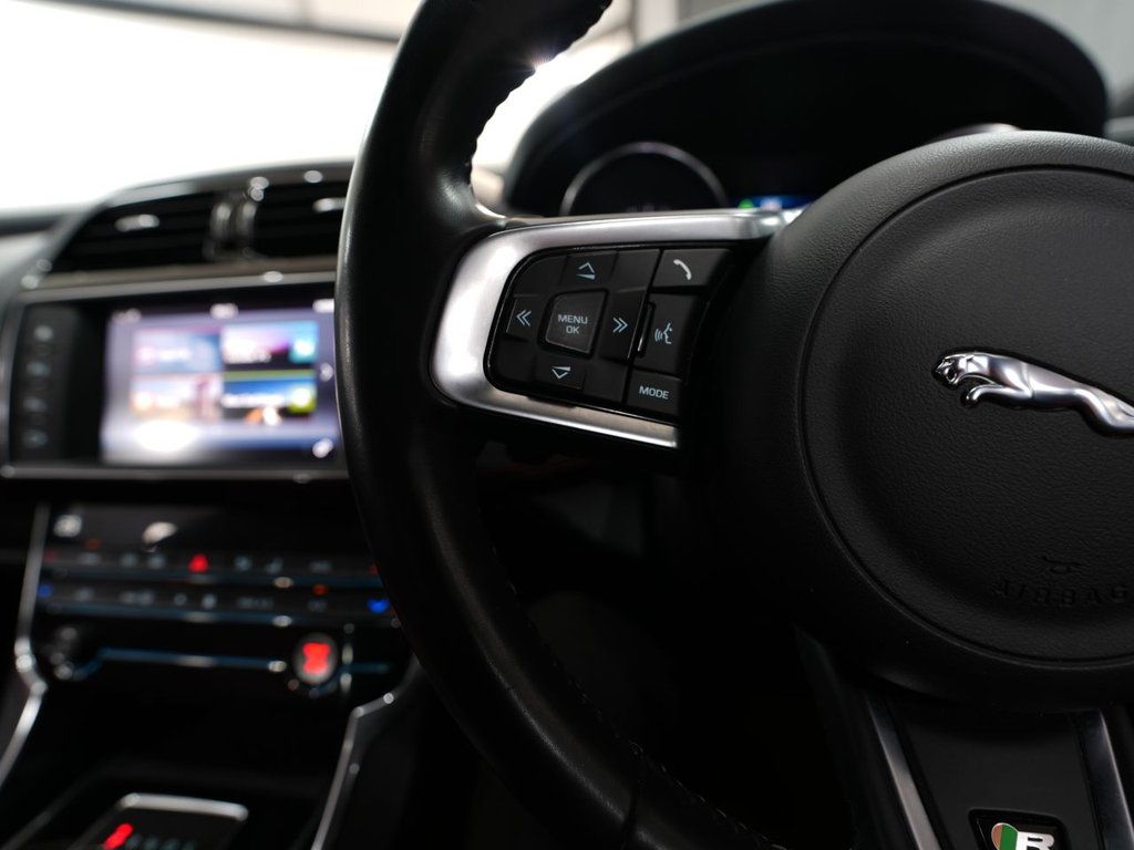 Used Jaguar XE 2015 for sale - 78068747: Photo 23