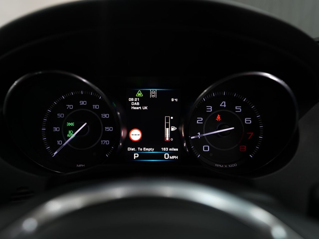 Used Jaguar XE 2015 for sale - 78068747: Photo 25