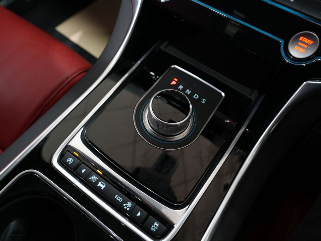 Used Jaguar XE 2015 for sale - 78068747: Photo 27