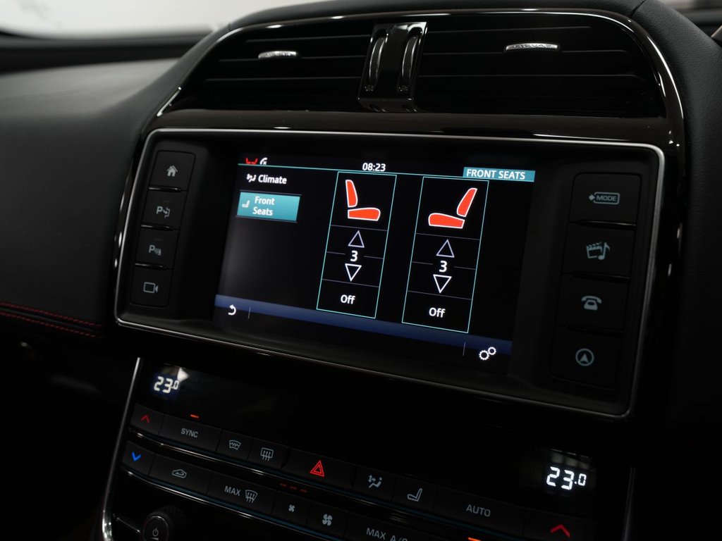 Used Jaguar XE 2015 for sale - 78068747: Photo 37