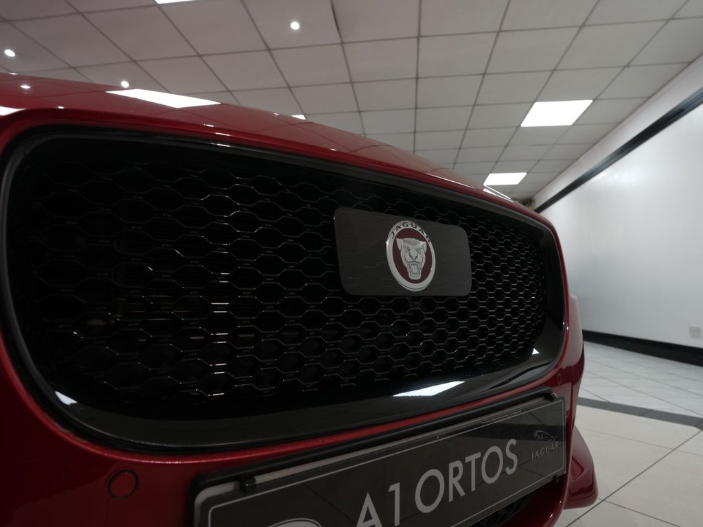 Used Jaguar XE 2015 for sale - 78068747: Photo 4