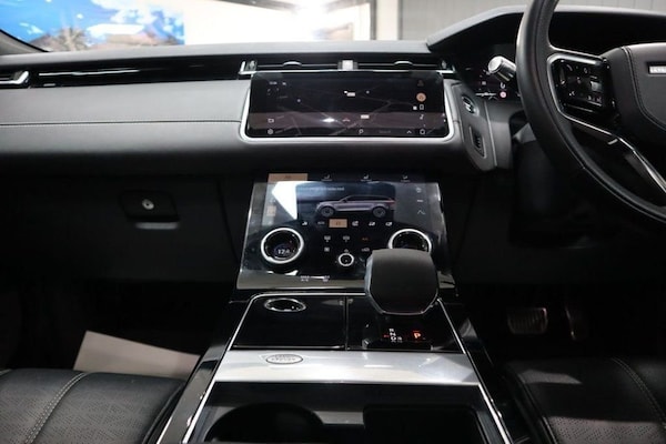 Used Land Rover Range Rover Velar 2021 for sale - 76203512: Photo 32