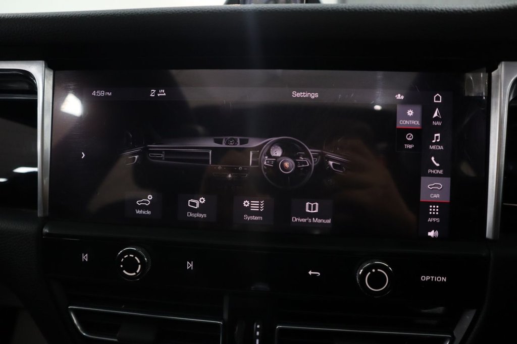 Used Porsche Macan 2021 for sale - 75998499: Photo 32