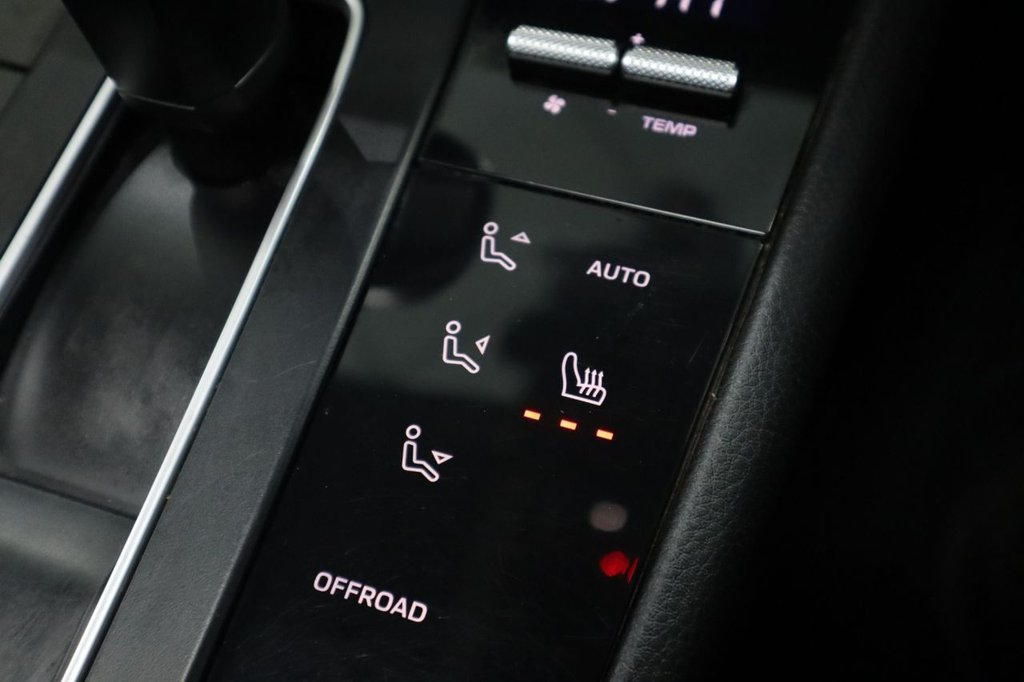 Used Porsche Macan 2021 for sale - 75998499: Photo 41