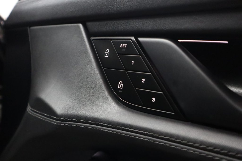 Used Porsche Taycan 2023 for sale - 76973773: Photo 40