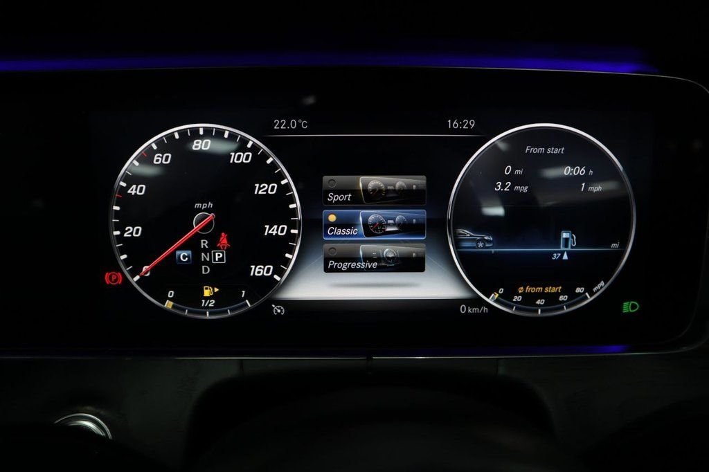 Used Mercedes-Benz E Class 2020 for sale - 76406970: Photo 32