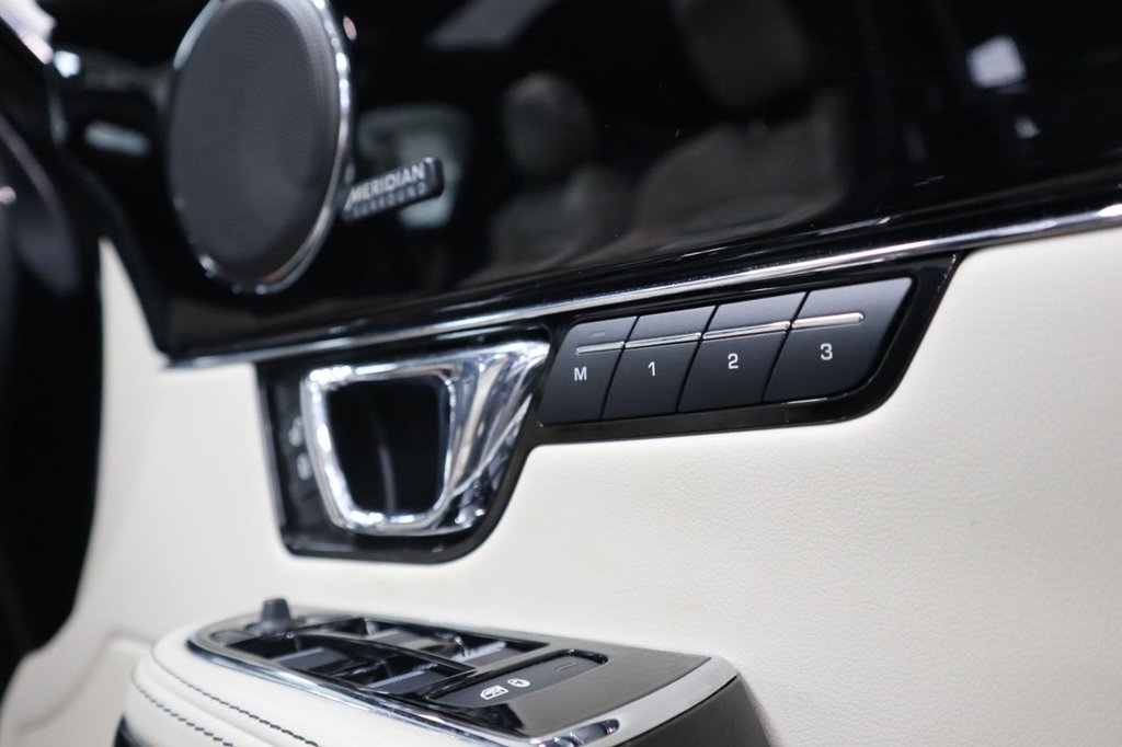 Used Jaguar XJ 2019 for sale - 77072738: Photo 16