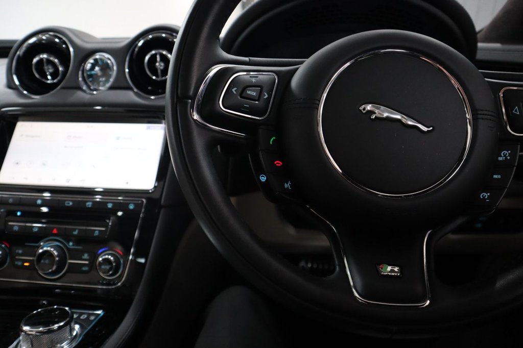 Used Jaguar XJ 2019 for sale - 77072738: Photo 32