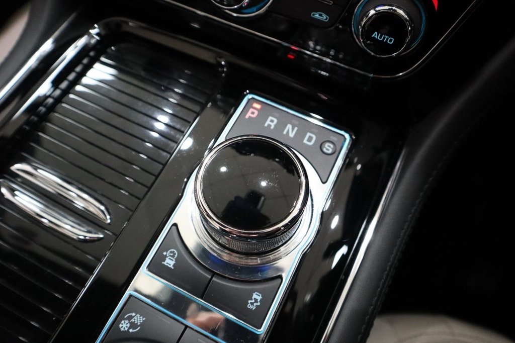 Used Jaguar XJ 2019 for sale - 77072738: Photo 39