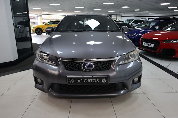 Used Lexus CT 2013 for sale - 76216821: Photo 2