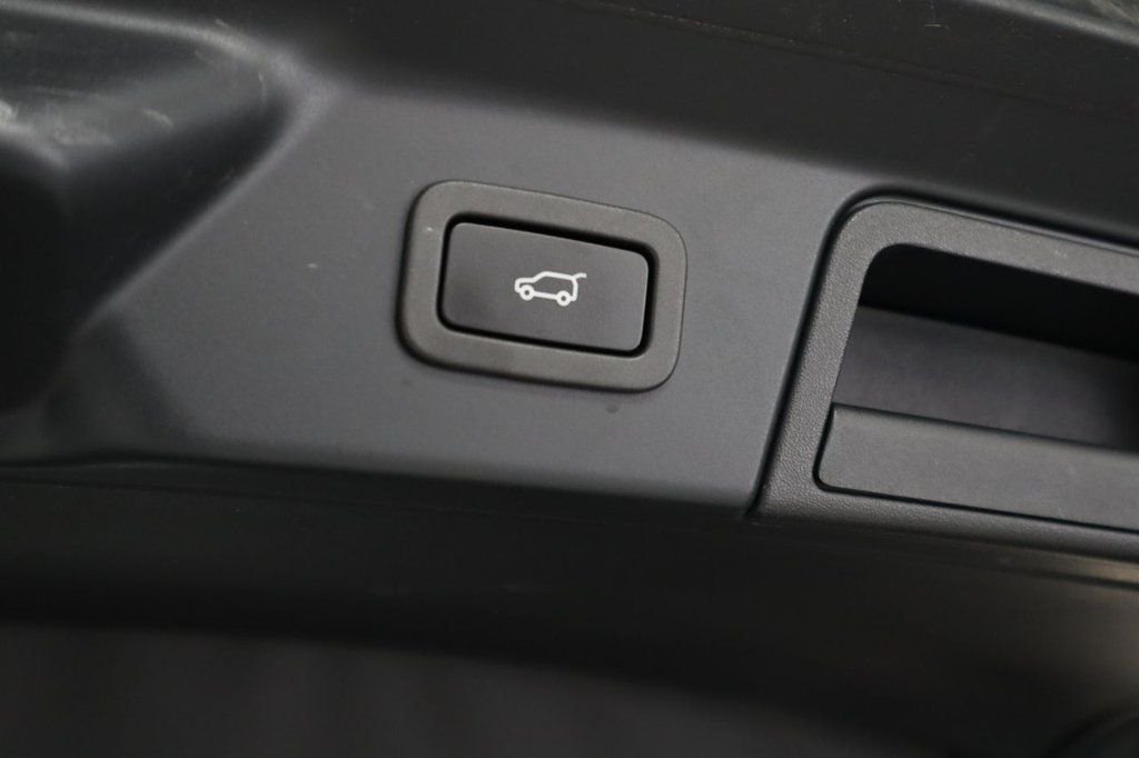 Used Land Rover Range Rover Velar 2020 for sale - 77360112: Photo 11