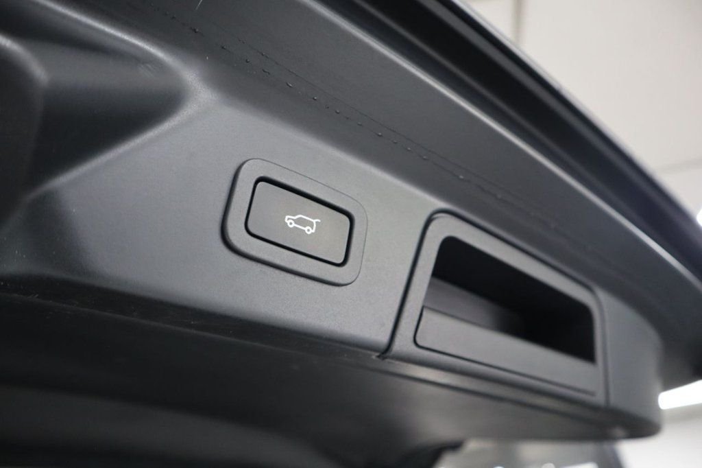Used Land Rover Range Rover Velar 2021 for sale - 76132655: Photo 13
