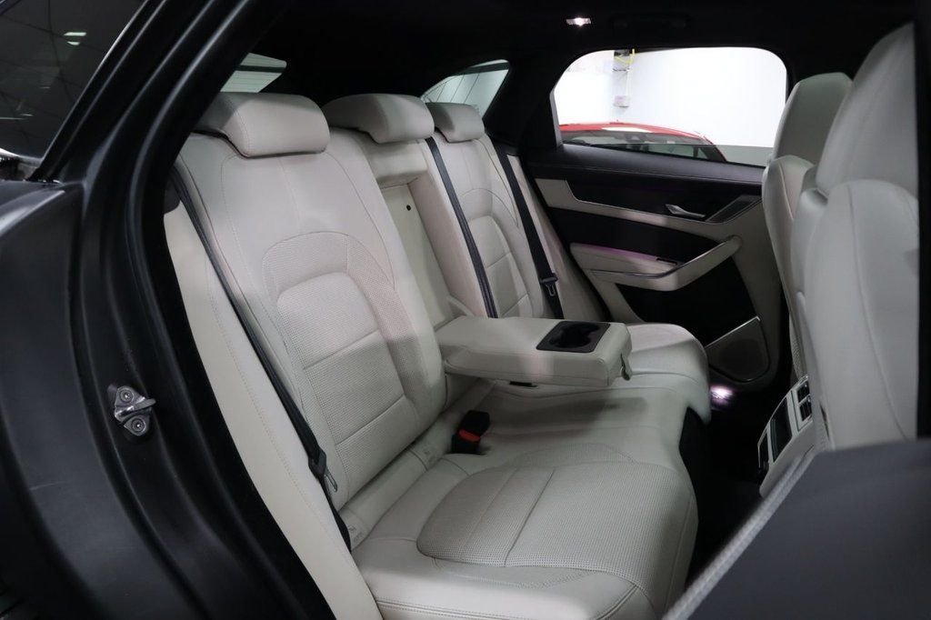 Used Jaguar F-Pace 2023 for sale - 78097093: Photo 29