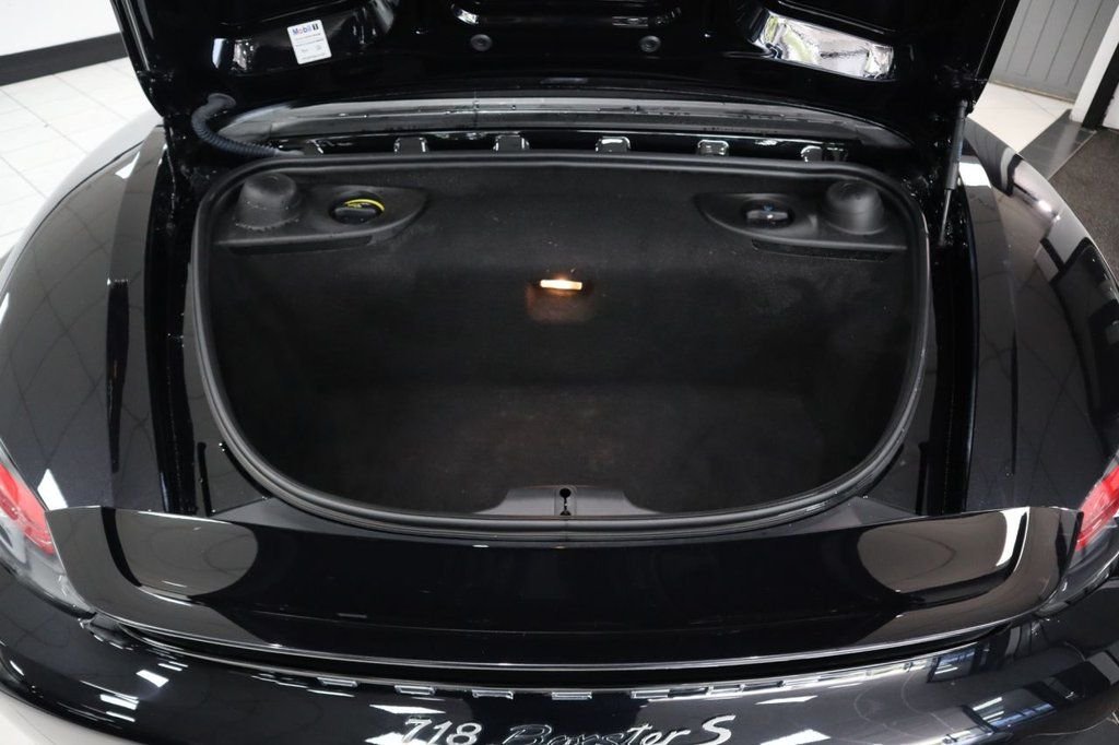 Used Porsche 718 Boxster 2019 for sale - 76430156: Photo 11