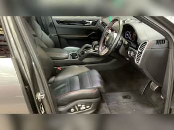 Used Porsche Cayenne 2020 for sale - 79654827: Photo