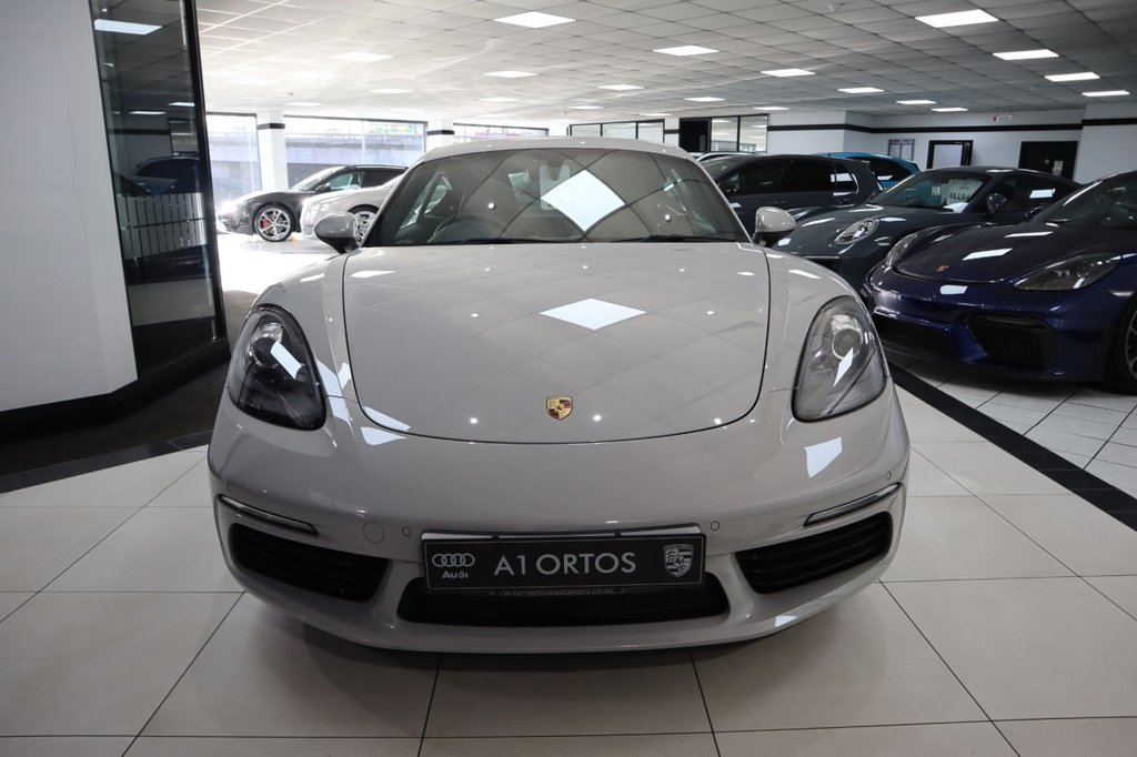 Used Porsche Cayman 2019 for sale - 77313473: Photo 2