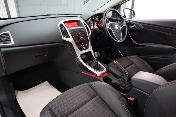 Used Vauxhall Astra GTC 2015 for sale - 76245387: Photo 38
