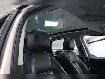 Used Land Rover Discovery Sport 2017 for sale - 77153910: Photo