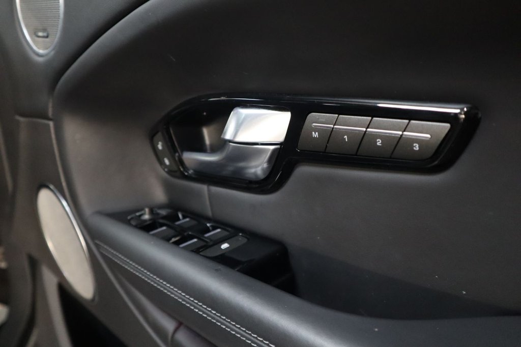 Used Land Rover Range Rover Evoque 2018 for sale - 76559277: Photo 38