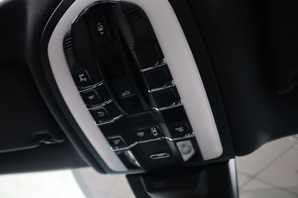 Used Porsche Macan 2019 for sale - 75911232: Photo 27