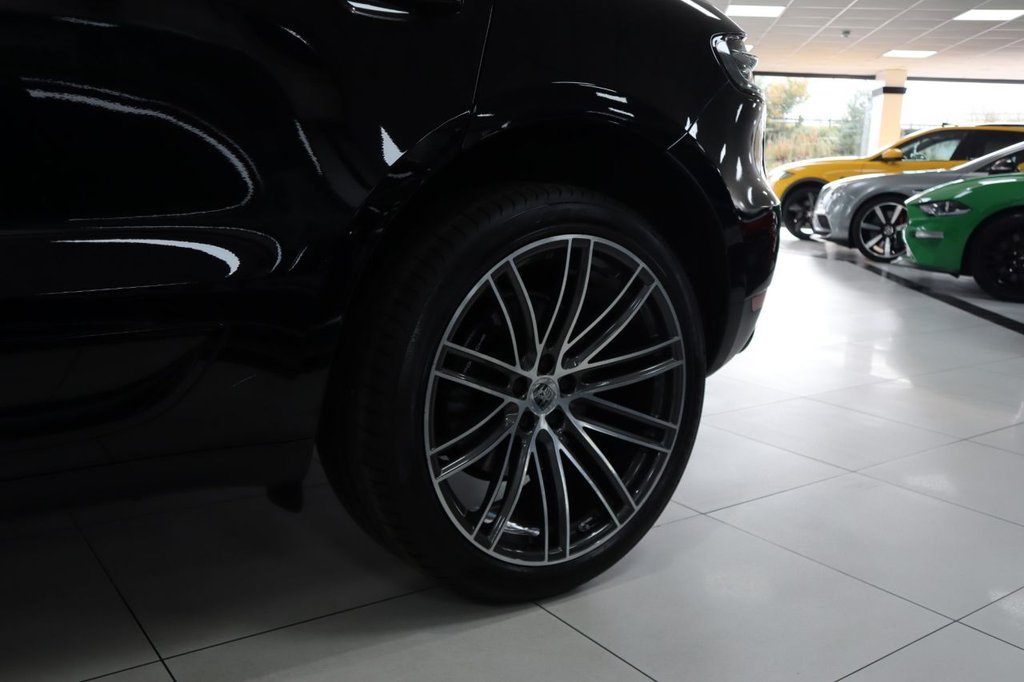 Used Porsche Macan 2019 for sale - 75911232: Photo 32