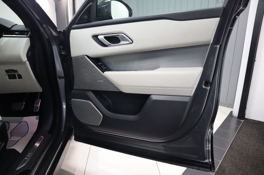 Used Land Rover Range Rover Velar 2018 for sale - 76973262: Photo 17