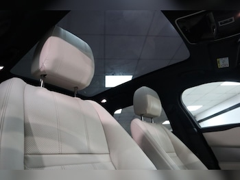 Used Land Rover Range Rover Velar 2018 for sale - 76973262: Photo