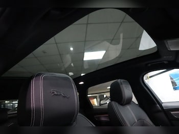 Used Jaguar F-Pace 2023 for sale - 75565162: Photo