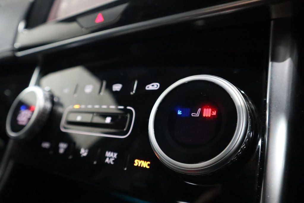 Used Jaguar XE 2020 for sale - 76406633: Photo 11