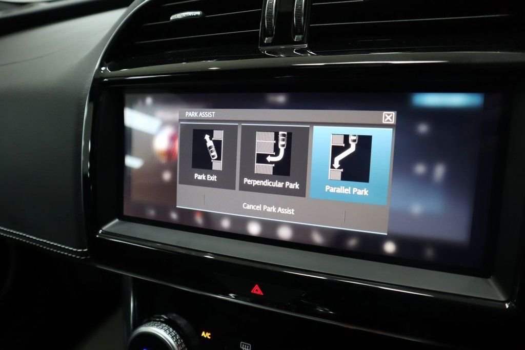 Used Jaguar XE 2020 for sale - 76406633: Photo 33