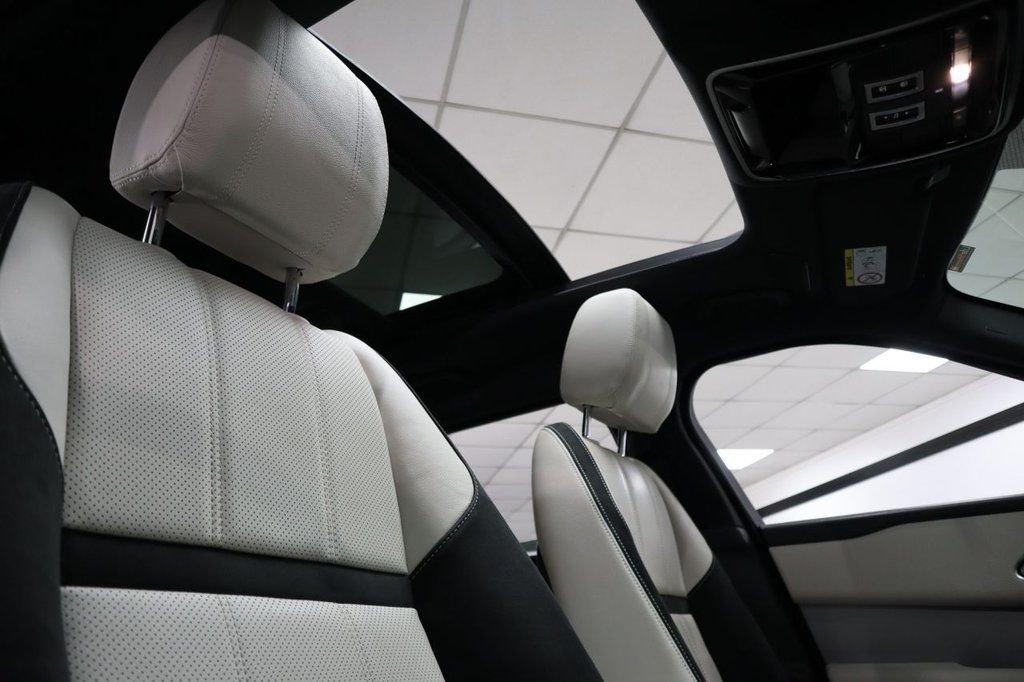 Used Land Rover Range Rover Velar 2021 for sale - 77133659: Photo 4