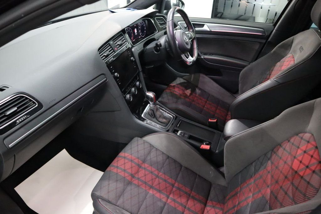 Used Volkswagen Golf 2020 for sale - 76901122: Photo 21