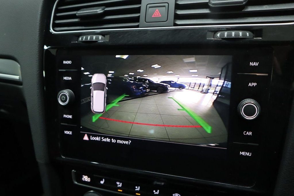 Used Volkswagen Golf 2020 for sale - 76901122: Photo 32