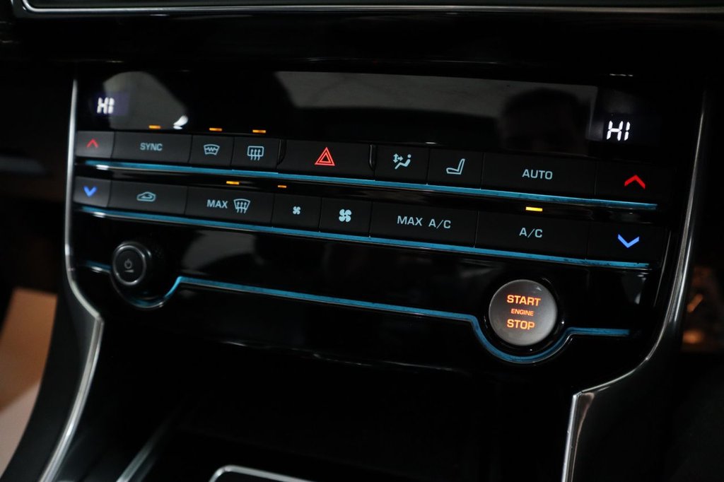 Used Jaguar XE 2016 for sale - 77133783: Photo 19