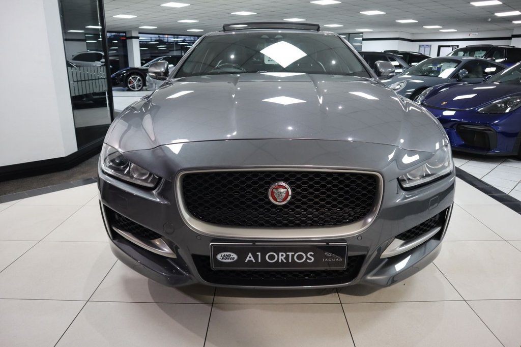 Used Jaguar XE 2016 for sale - 77133783: Photo 2