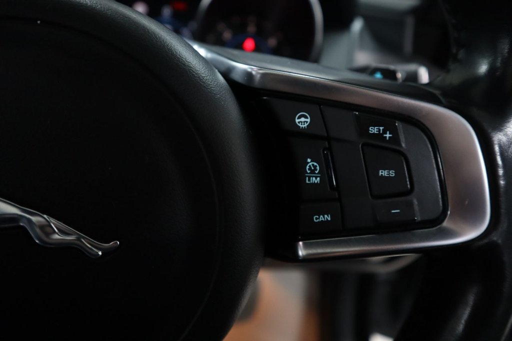 Used Jaguar XE 2016 for sale - 77133783: Photo 22